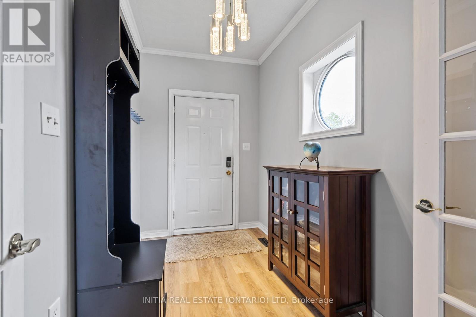 Property at 239 QUEEN STREET image 5