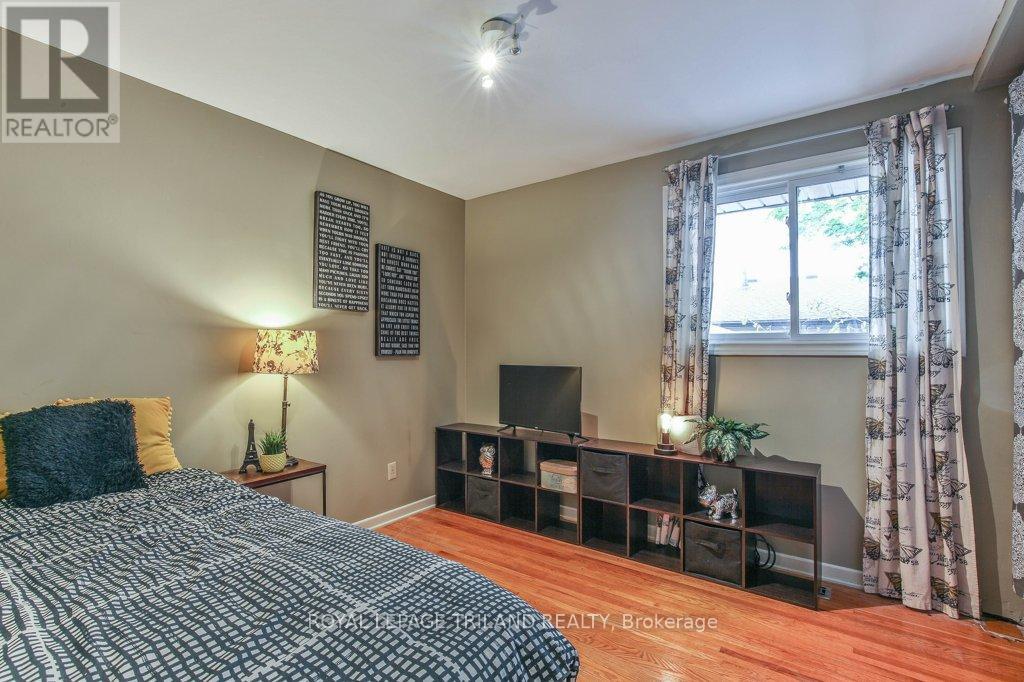 41 Fox Mill Court, London South, Ontario  N6J 2B7 - Photo 24 - X12132570