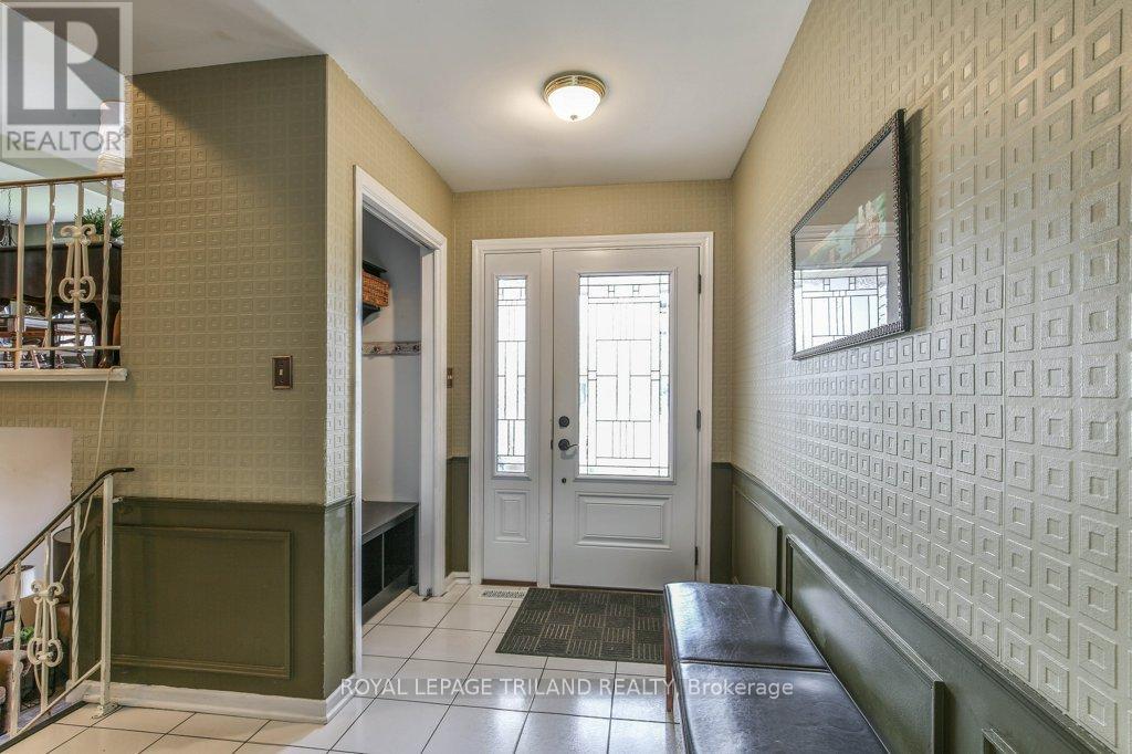 Property at 41 FOX MILL COURT image 4