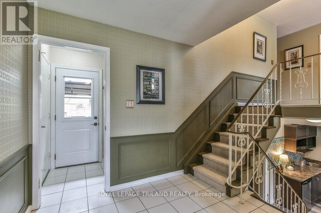 Property at 41 FOX MILL COURT image 5
