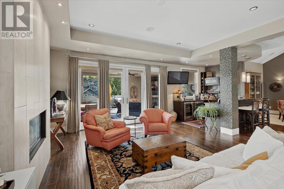 Property at 2410 Abbott Street Unit# 4 image 3