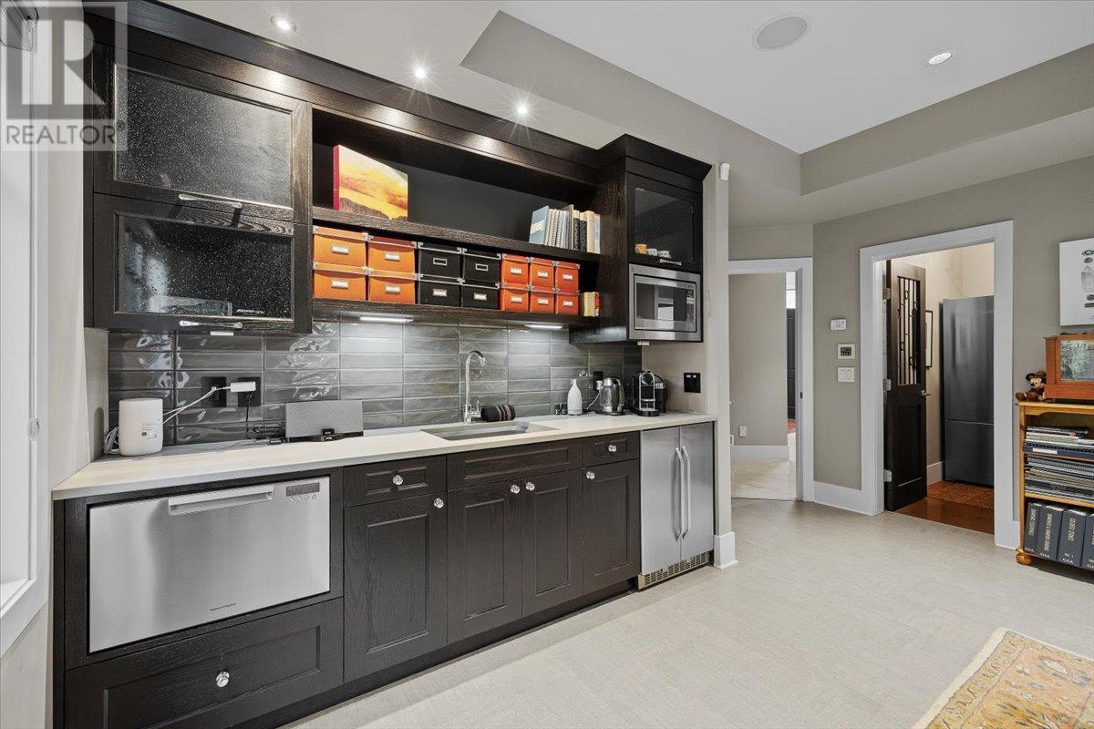 2410 Abbott Street Unit# 4, Kelowna, British Columbia  V1Y 1E8 - Photo 32 - 10343396