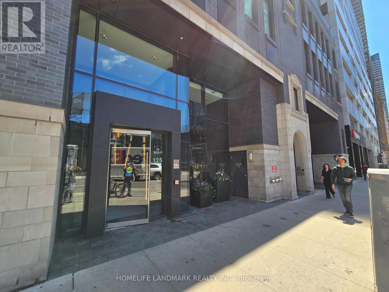 2610 - 125 Peter Street, Toronto, Ontario  M5V 0M2 - Photo 4 - C12132559