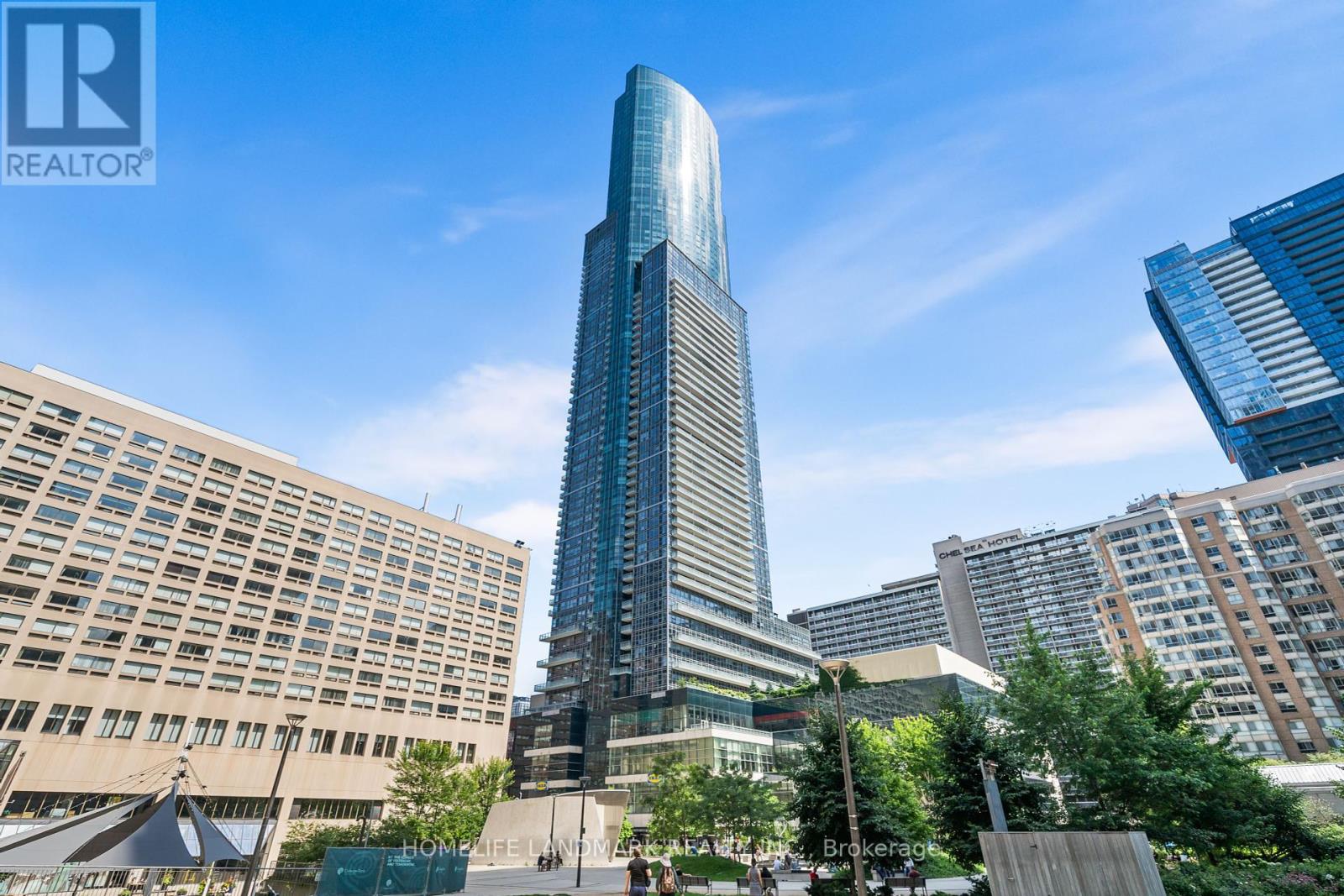 2403 - 386 Yonge Street, Toronto, Ontario  M5B 0A5 - Photo 1 - C12132568