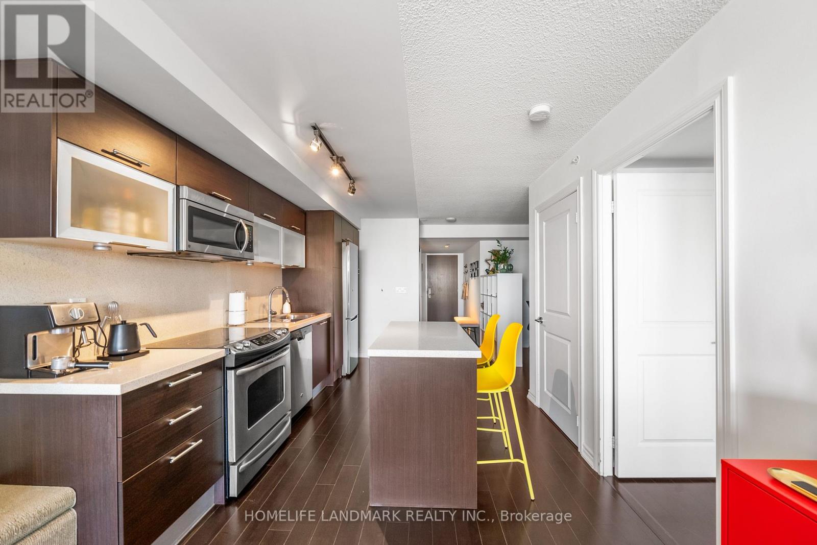2403 - 386 Yonge Street, Toronto, Ontario  M5B 0A5 - Photo 7 - C12132568