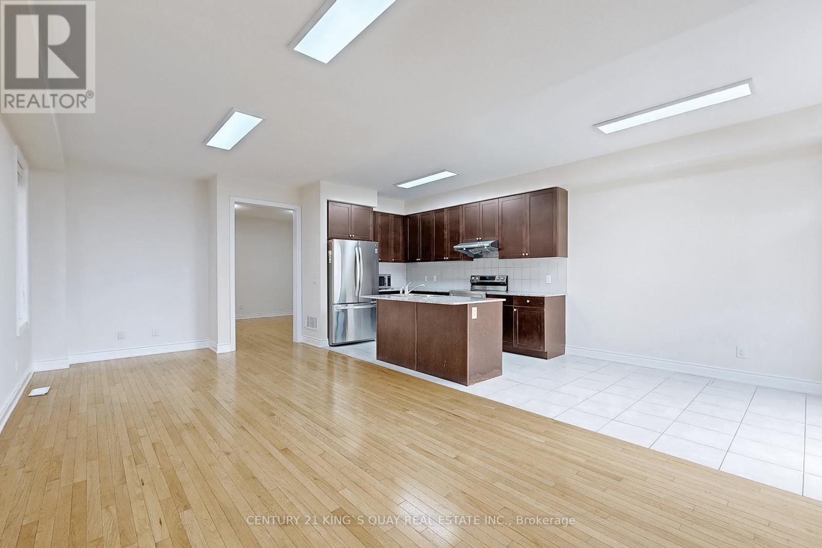 126 Lacewood Drive, Richmond Hill, Ontario  L4S 0E5 - Photo 7 - N12132534