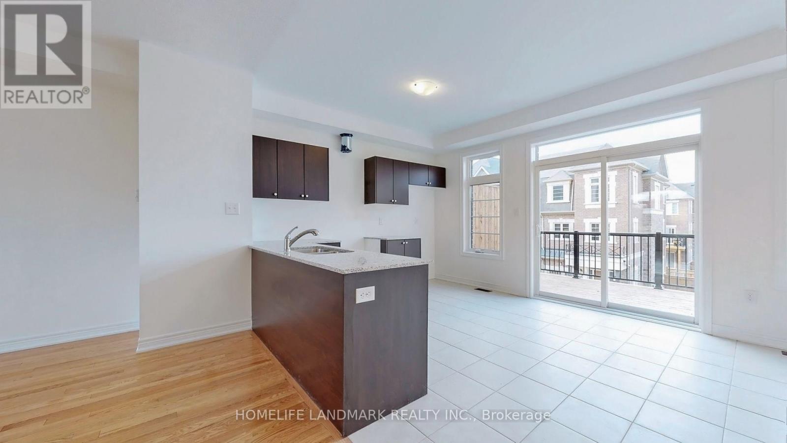 280 King Road, Richmond Hill, Ontario  L4E 1H3 - Photo 4 - N12132544