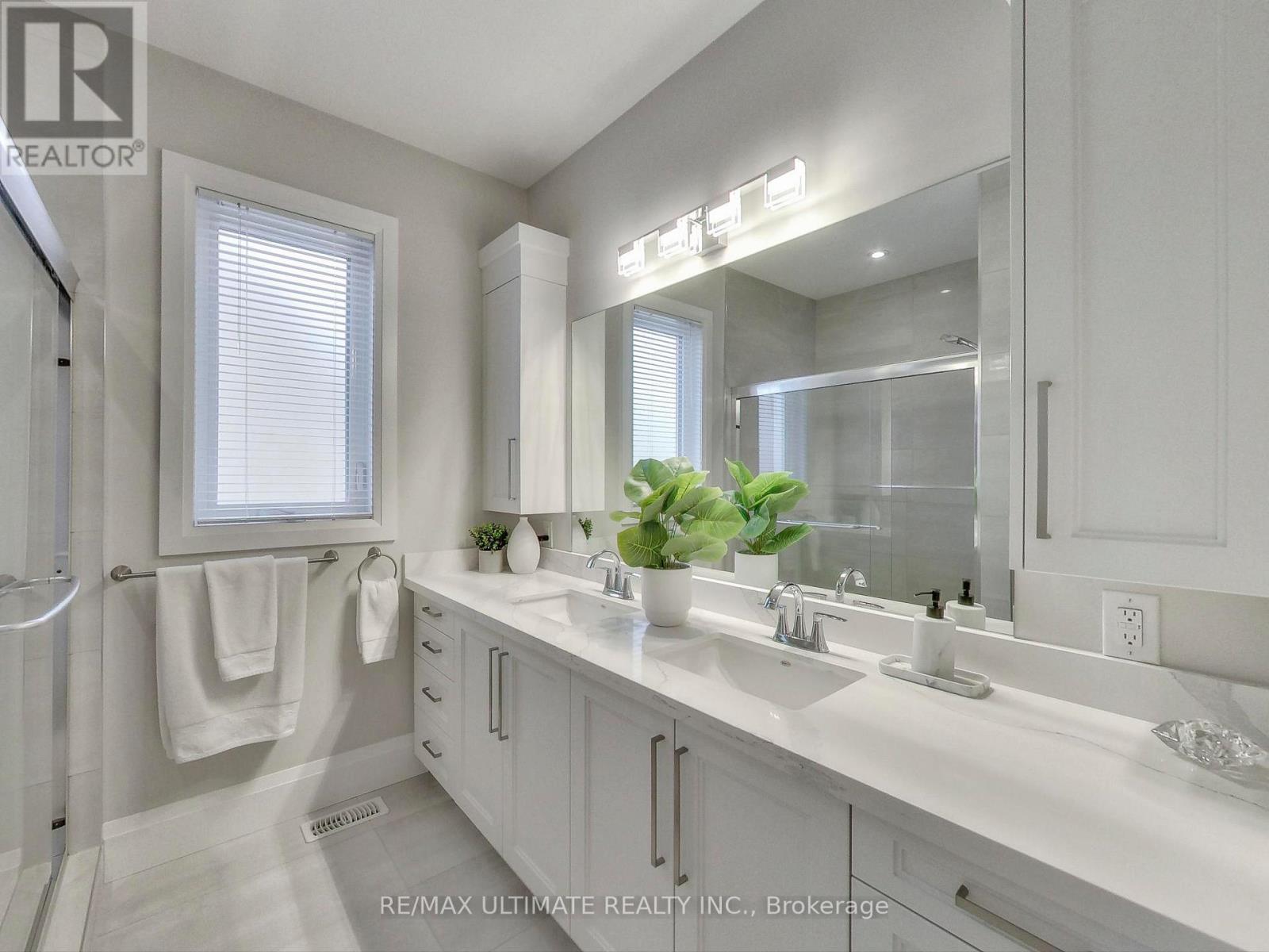 121 Lily Drive, Wasaga Beach, Ontario  L9Z 2Z2 - Photo 24 - S12132560