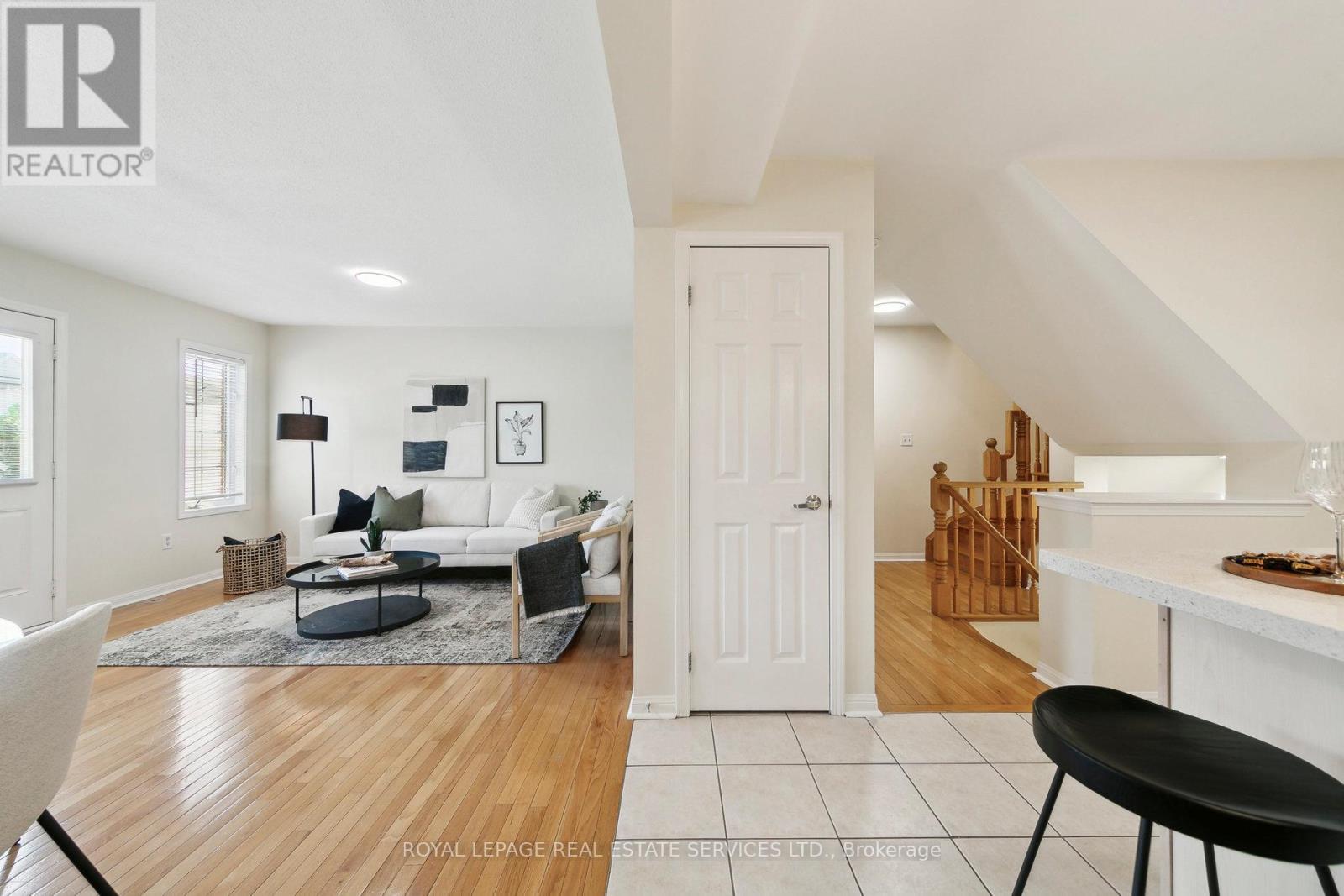 3033 Drumloch Avenue, Oakville, Ontario  L6M 5H9 - Photo 14 - W12132546