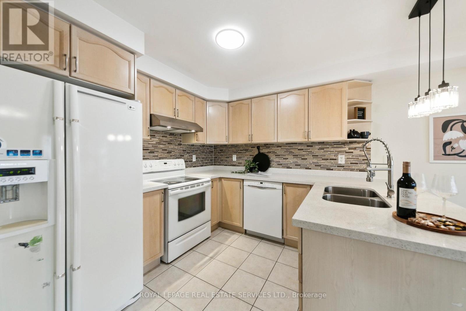 3033 Drumloch Avenue, Oakville, Ontario  L6M 5H9 - Photo 19 - W12132546