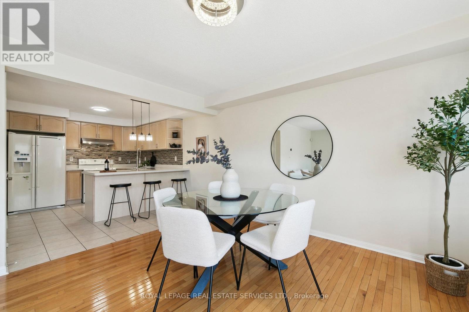 3033 Drumloch Avenue, Oakville, Ontario  L6M 5H9 - Photo 24 - W12132546
