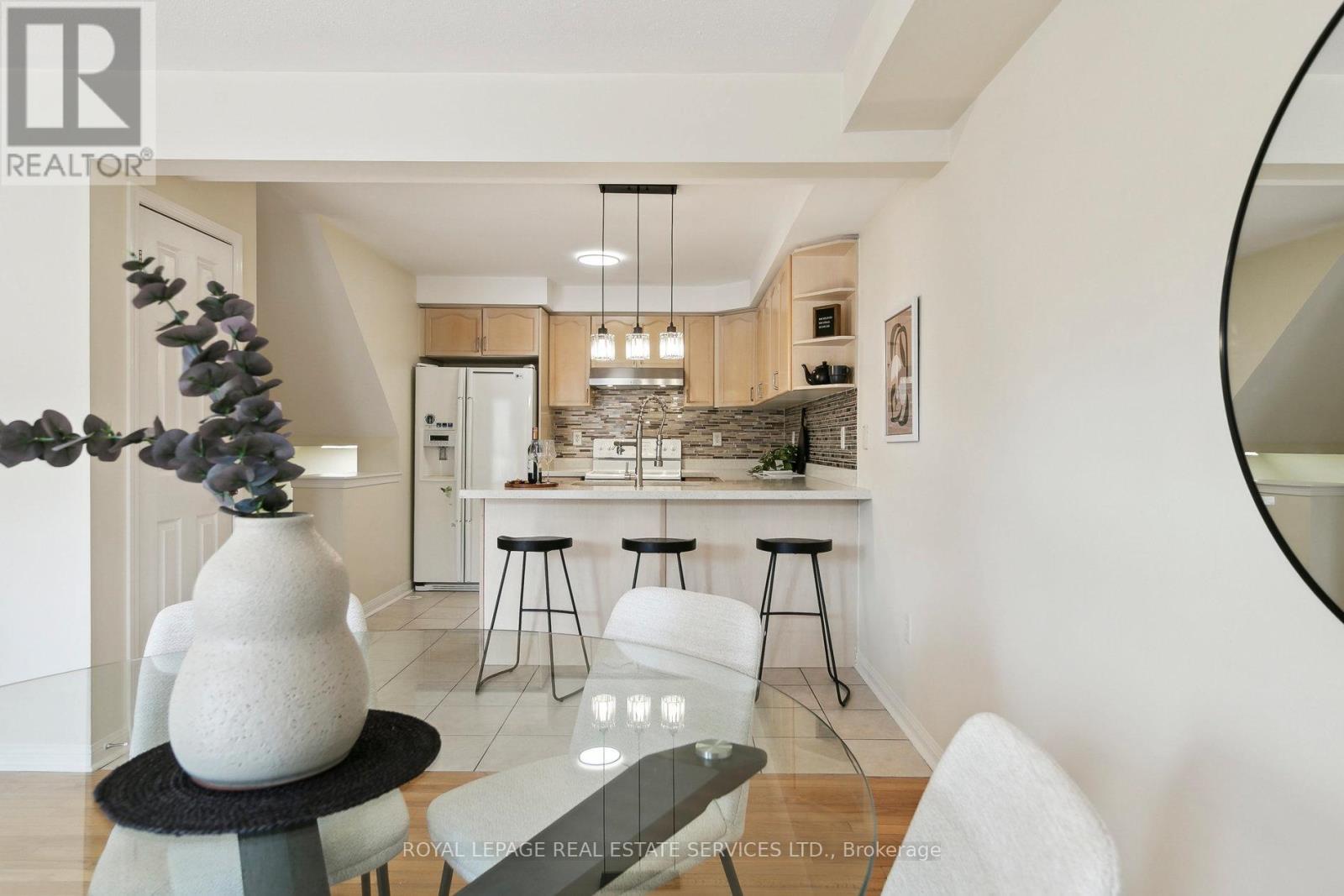 3033 Drumloch Avenue, Oakville, Ontario  L6M 5H9 - Photo 25 - W12132546