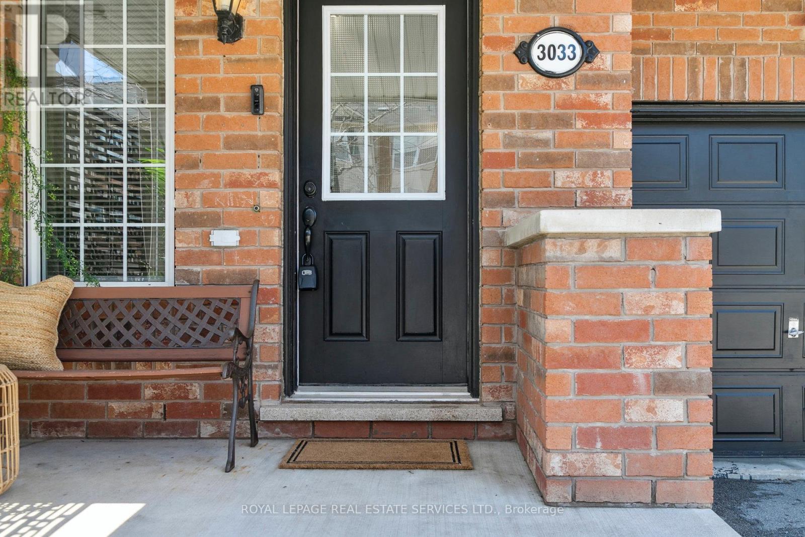 3033 Drumloch Avenue, Oakville, Ontario  L6M 5H9 - Photo 3 - W12132546