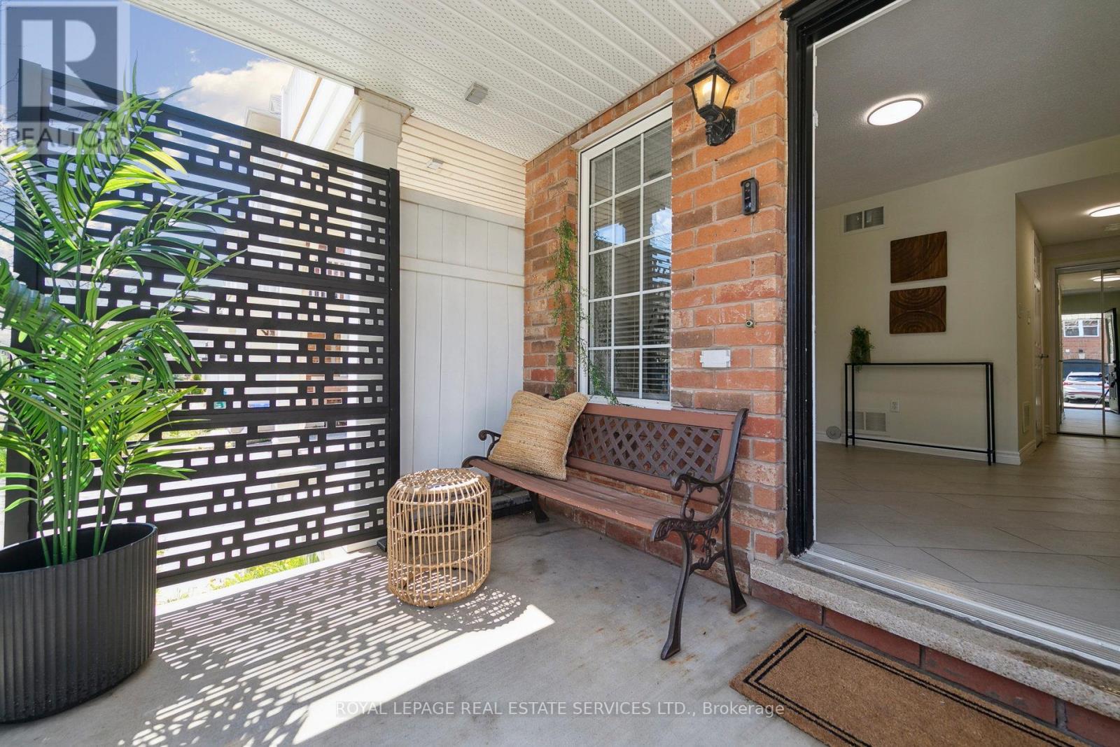 3033 Drumloch Avenue, Oakville, Ontario  L6M 5H9 - Photo 4 - W12132546