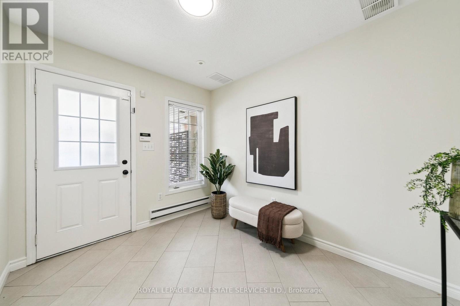 3033 Drumloch Avenue, Oakville, Ontario  L6M 5H9 - Photo 6 - W12132546