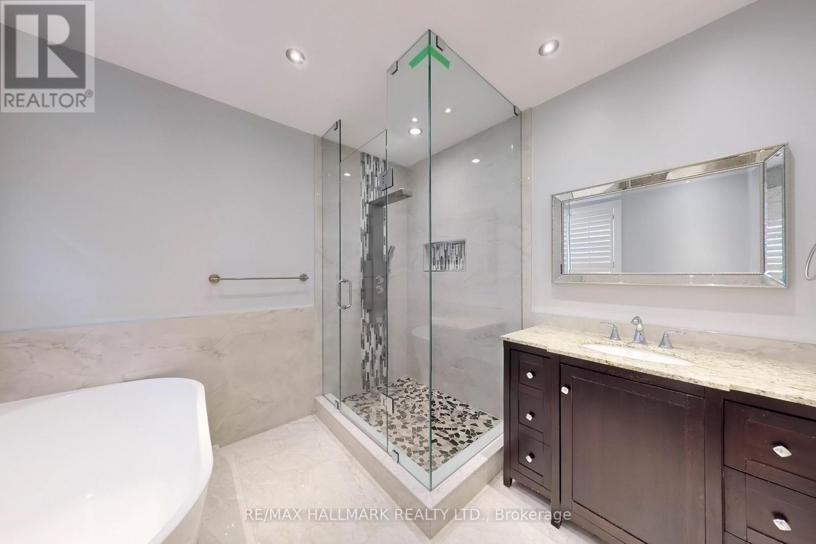 3822 Mcdowell Drive, Mississauga, Ontario  L5M 6P5 - Photo 12 - W12132557