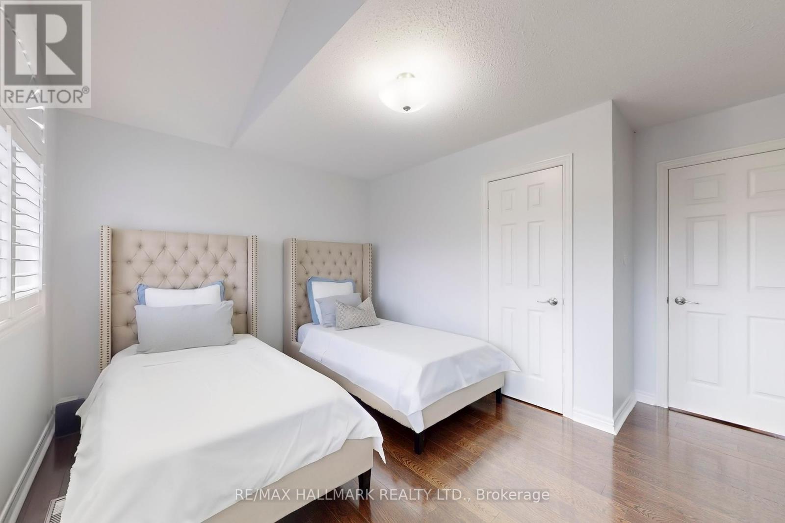 3822 Mcdowell Drive, Mississauga, Ontario  L5M 6P5 - Photo 16 - W12132557