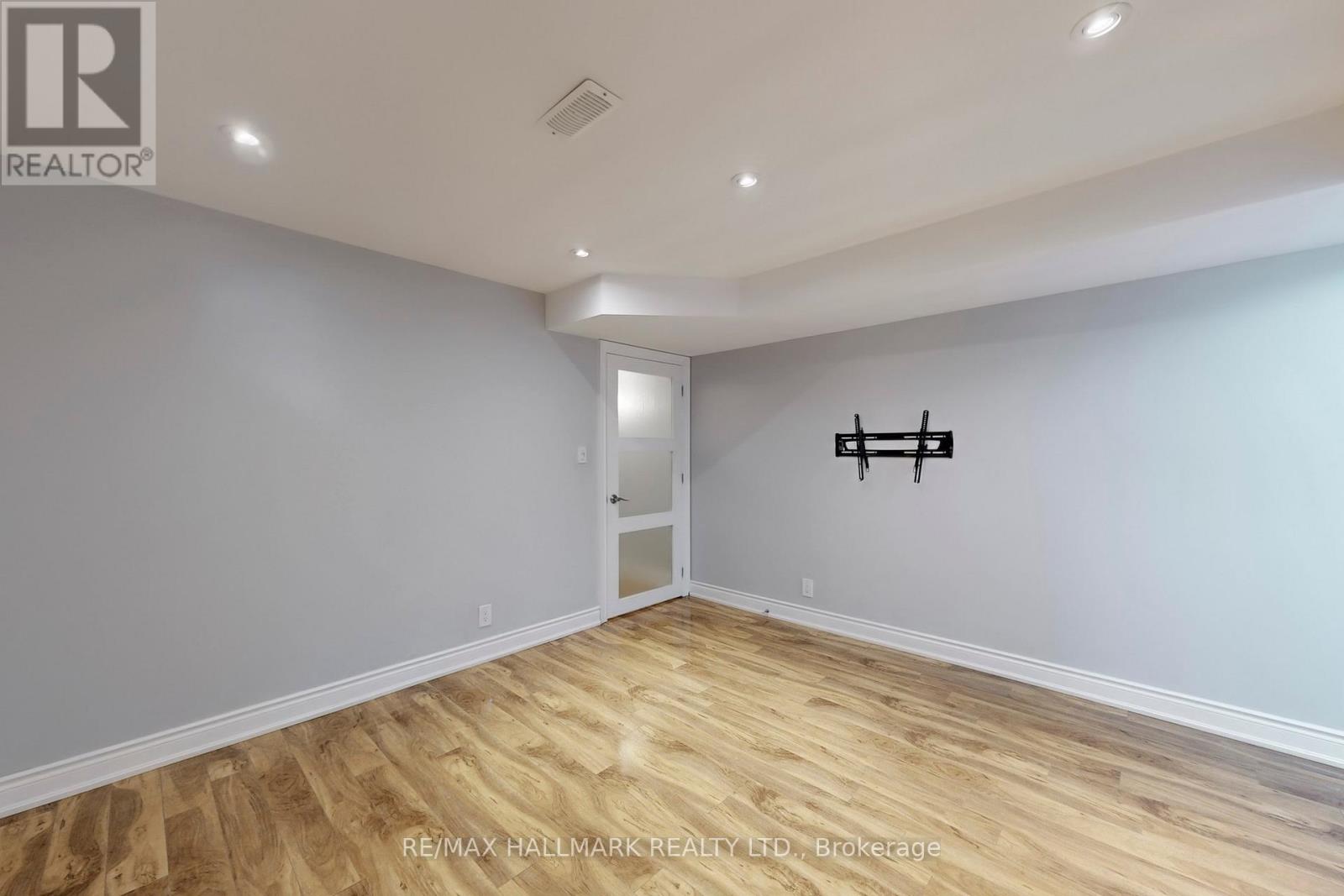 3822 Mcdowell Drive, Mississauga, Ontario  L5M 6P5 - Photo 21 - W12132557