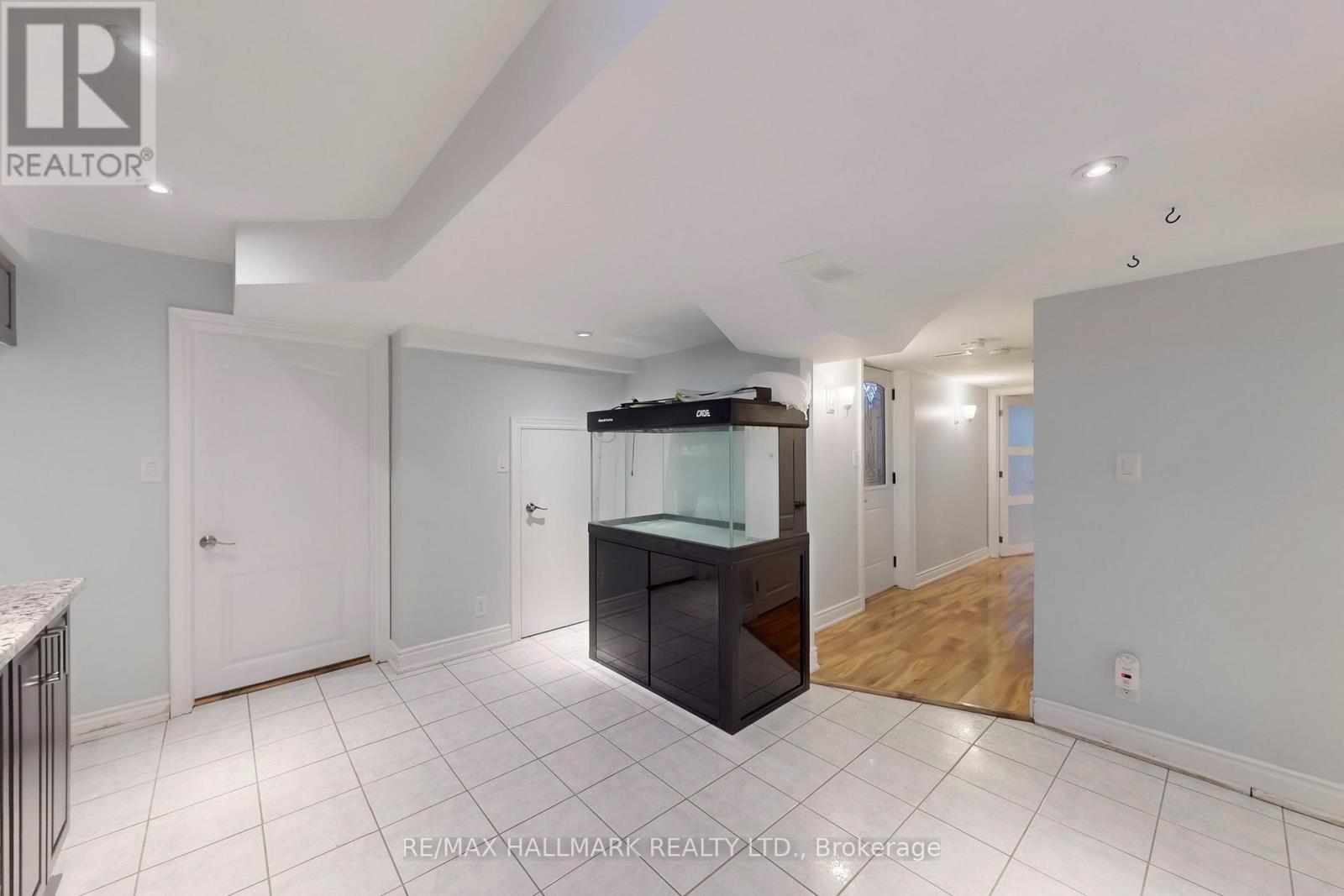 3822 Mcdowell Drive, Mississauga, Ontario  L5M 6P5 - Photo 23 - W12132557