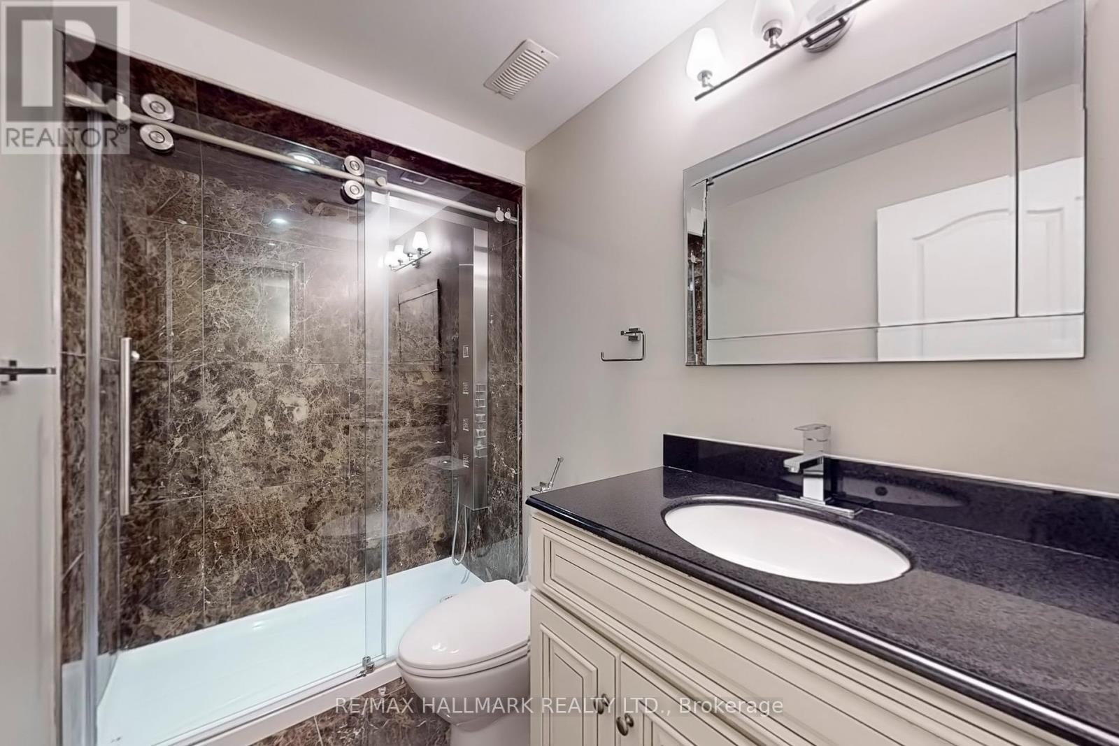 3822 Mcdowell Drive, Mississauga, Ontario  L5M 6P5 - Photo 26 - W12132557
