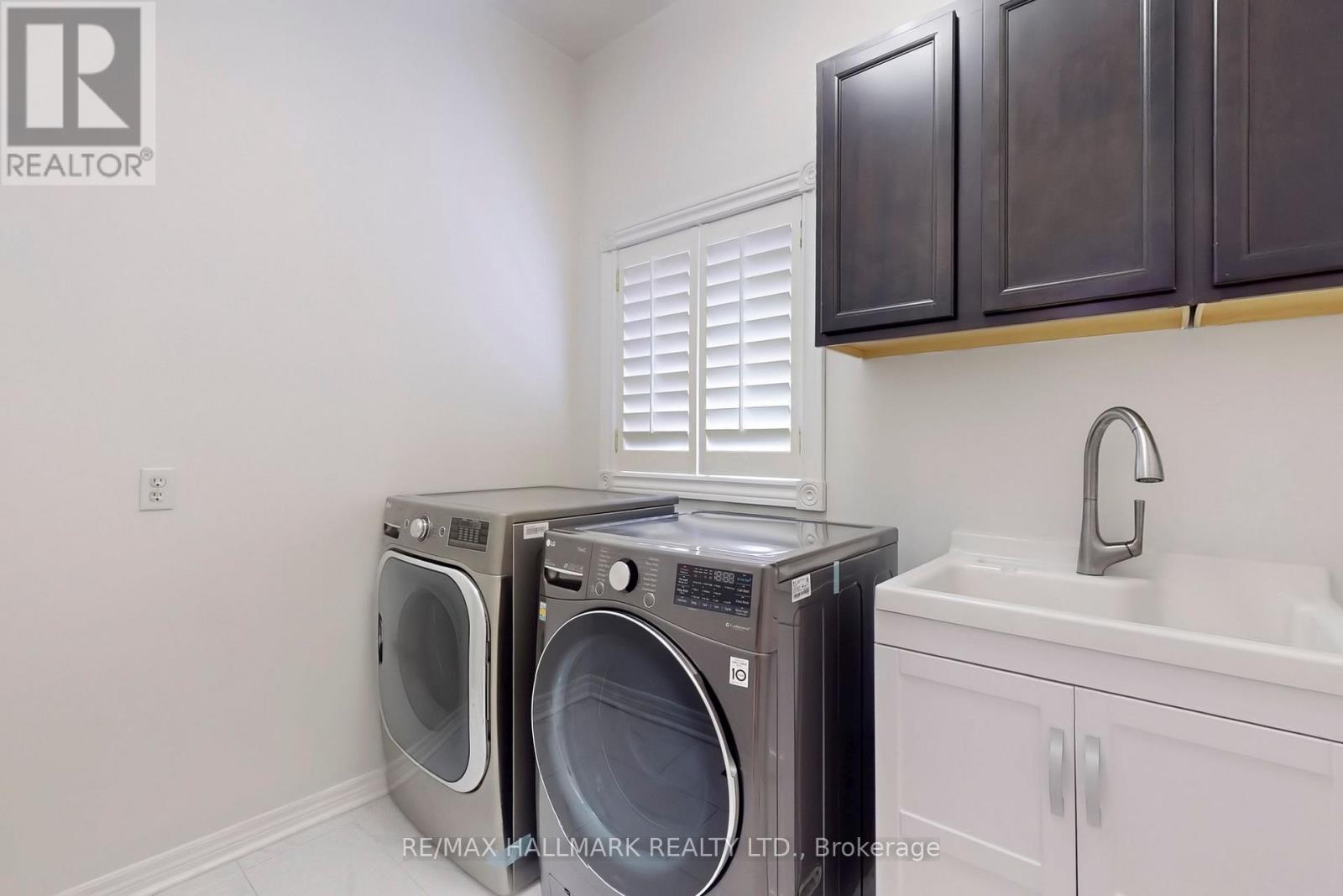 3822 Mcdowell Drive, Mississauga, Ontario  L5M 6P5 - Photo 7 - W12132557