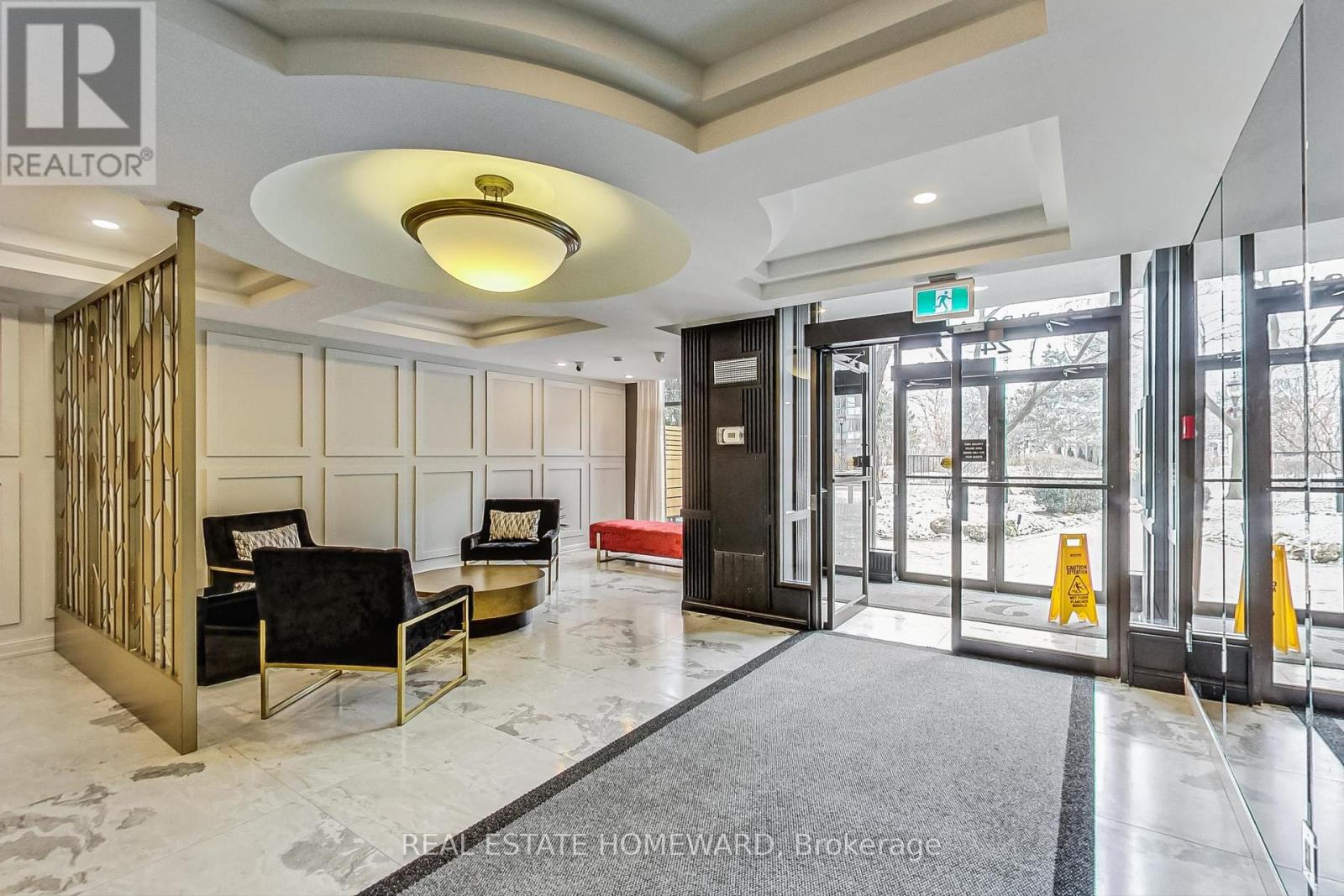 545 - 24 Southport Street, Toronto, Ontario  M6S 4Z1 - Photo 2 - W12132569