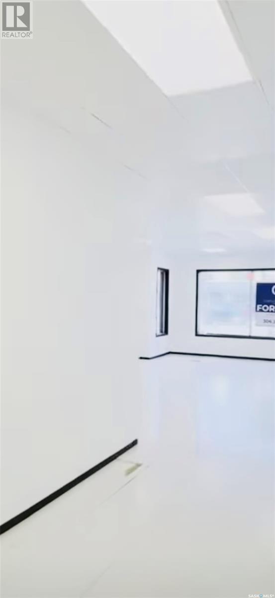 221 20th Street W, Saskatoon, Saskatchewan  S7M 0W8 - Photo 3 - SK004848