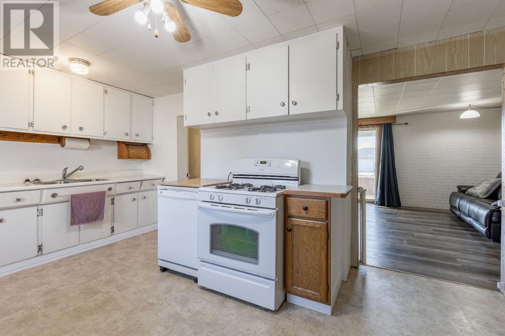 489 6 Avenue W, Cardston, Alberta  T0K 0K0 - Photo 12 - A2205441