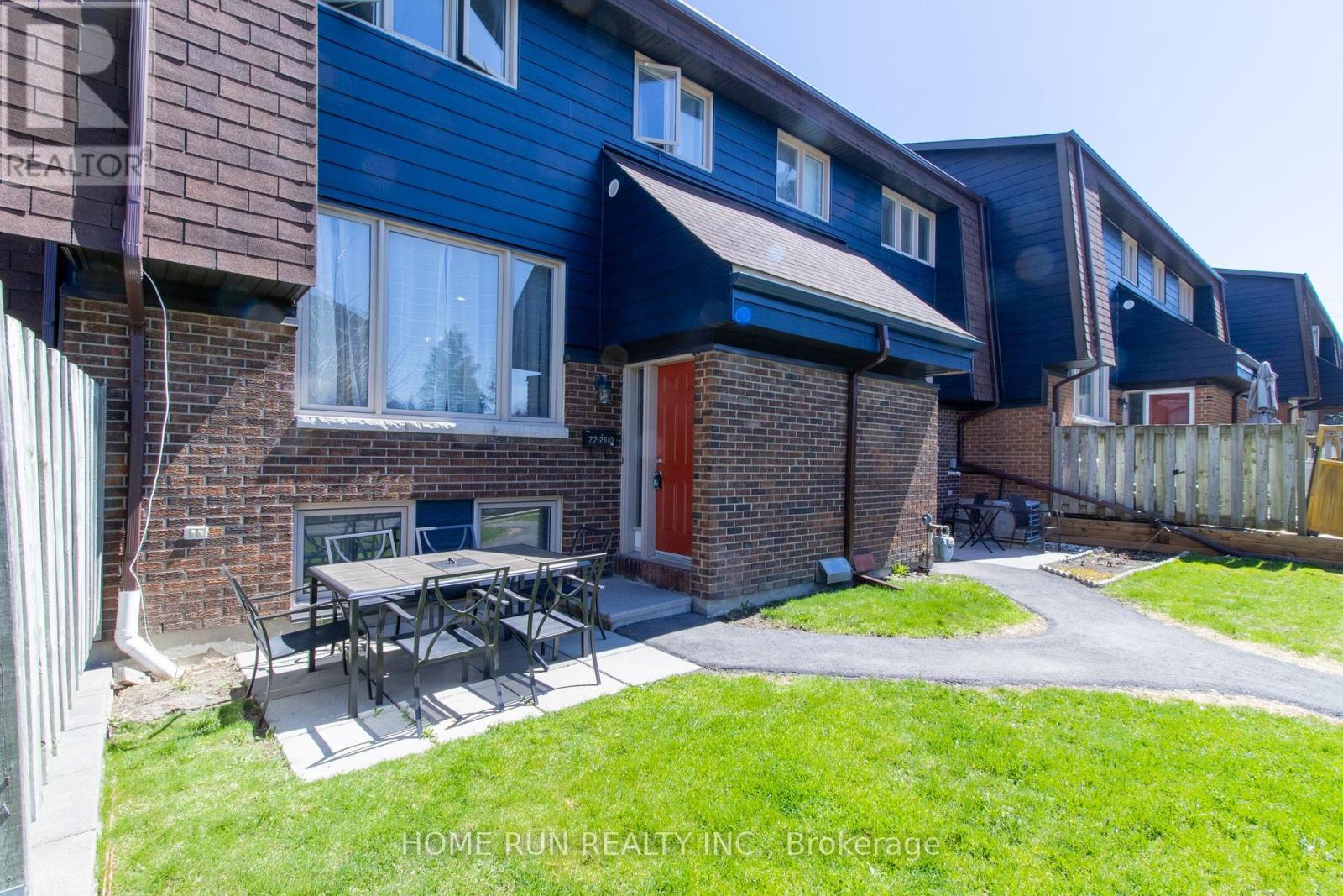 Property at 22 - 2610 DRAPER AVENUE image 2