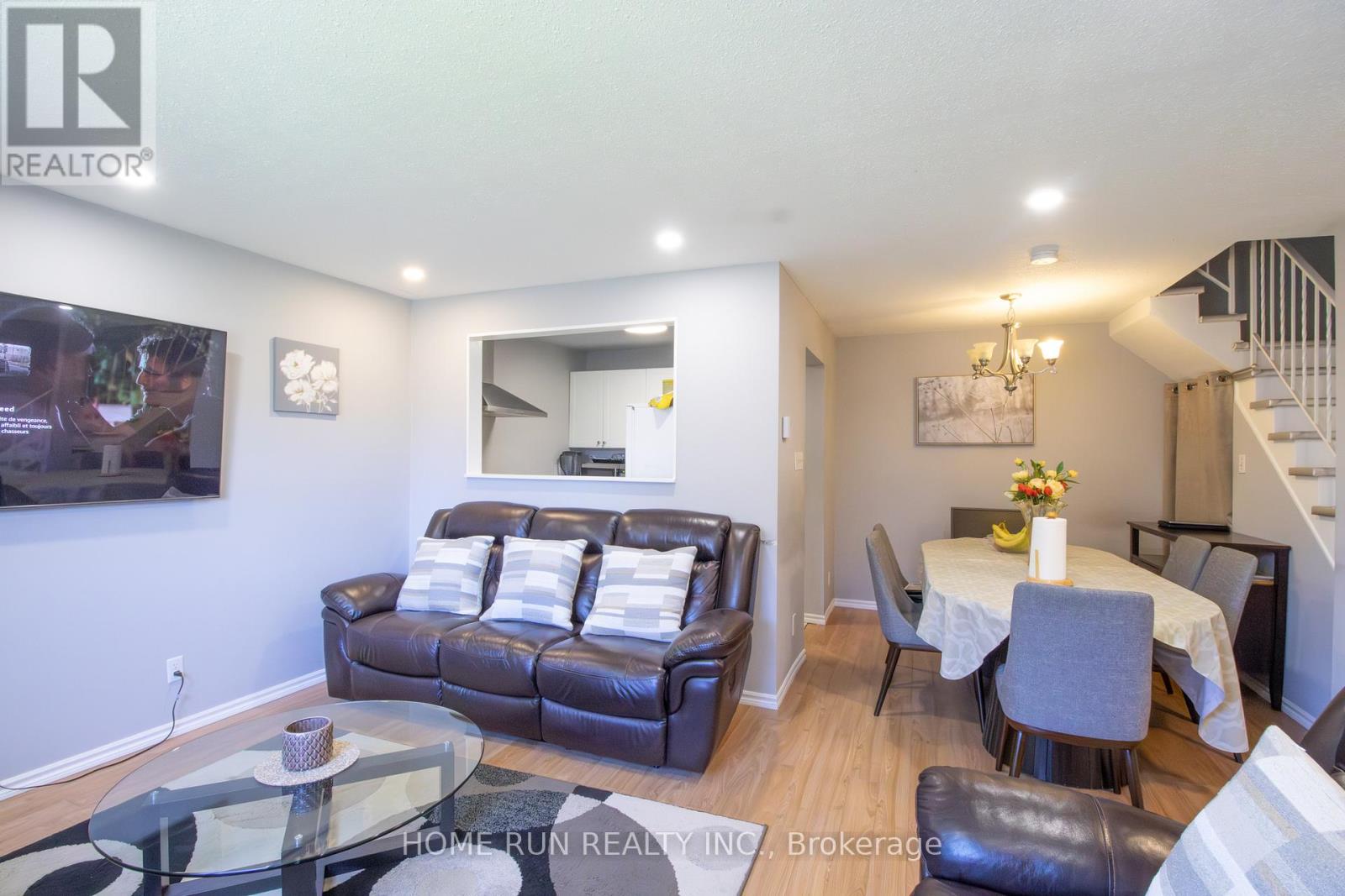 Property at 22 - 2610 DRAPER AVENUE image 5