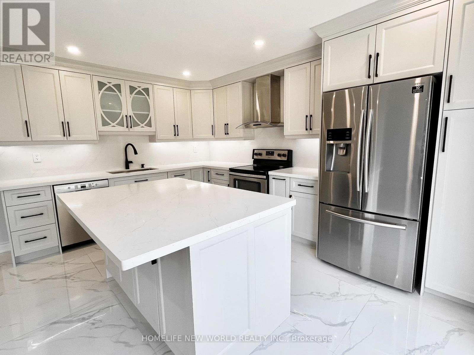 Property at 30 WILLIAM HONEY CRESCENT image 4
