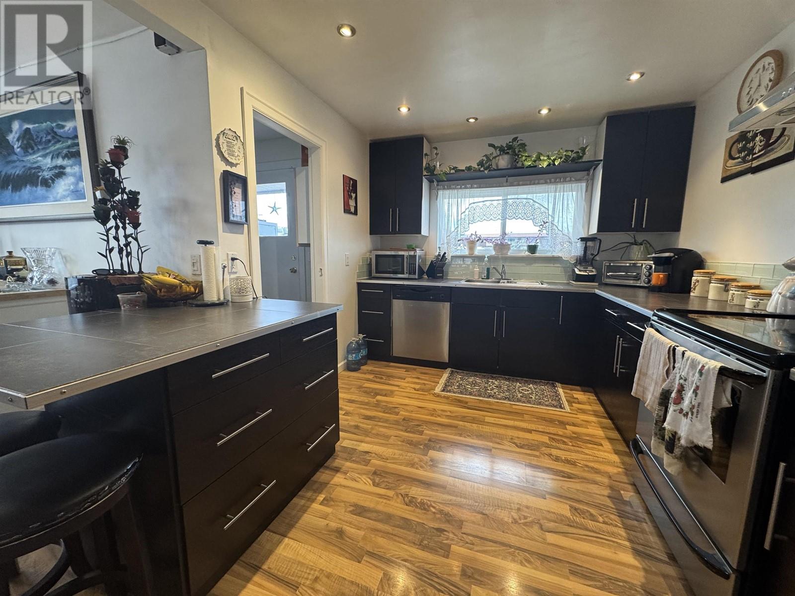 Property at 360 CEDAR AVENUE image 3