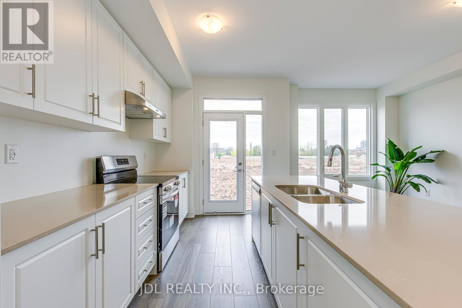 3036 Robert Lamb Boulevard, Oakville, Ontario  L6H 7H5 - Photo 14 - W12132597