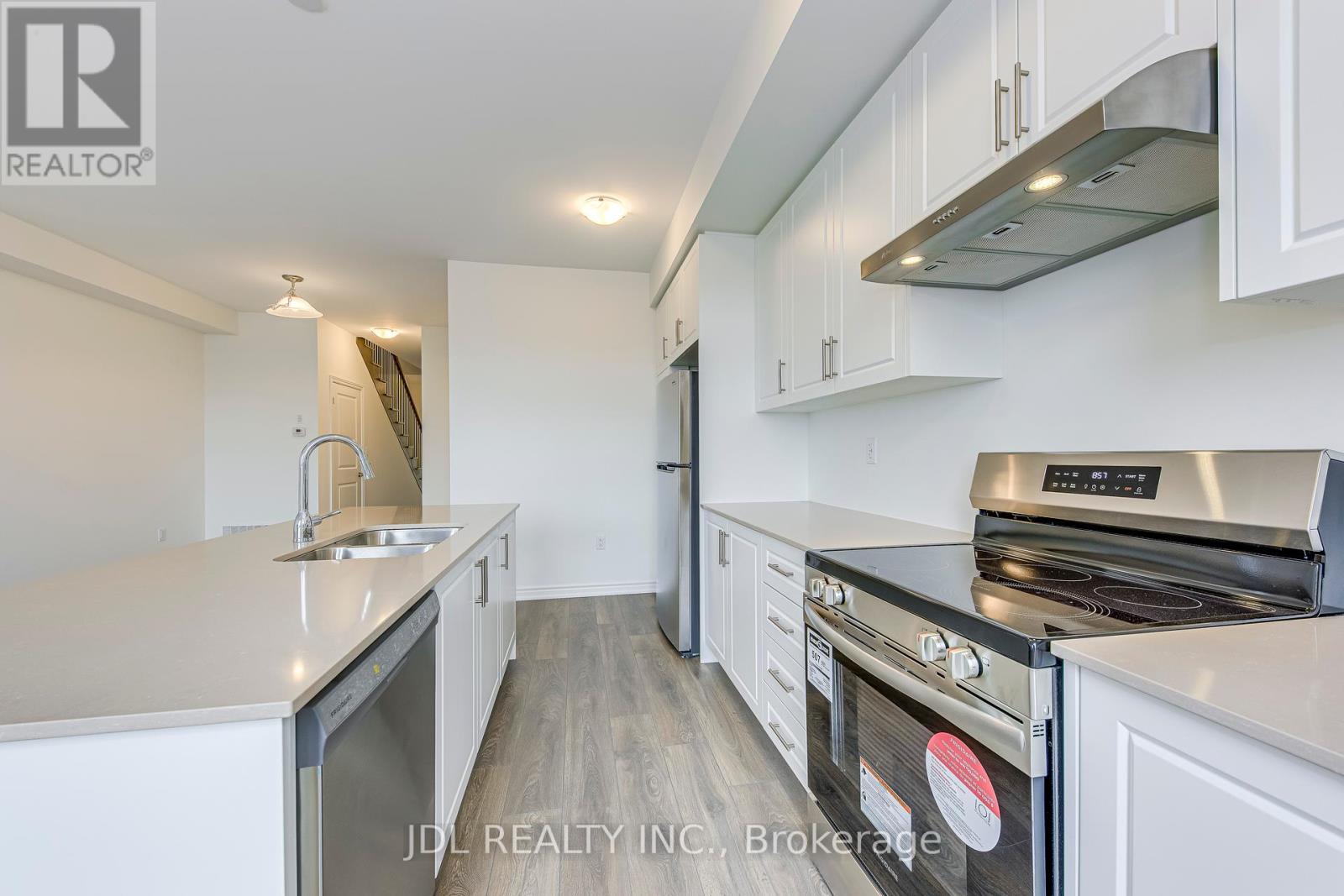 3036 Robert Lamb Boulevard, Oakville, Ontario  L6H 7H5 - Photo 15 - W12132597