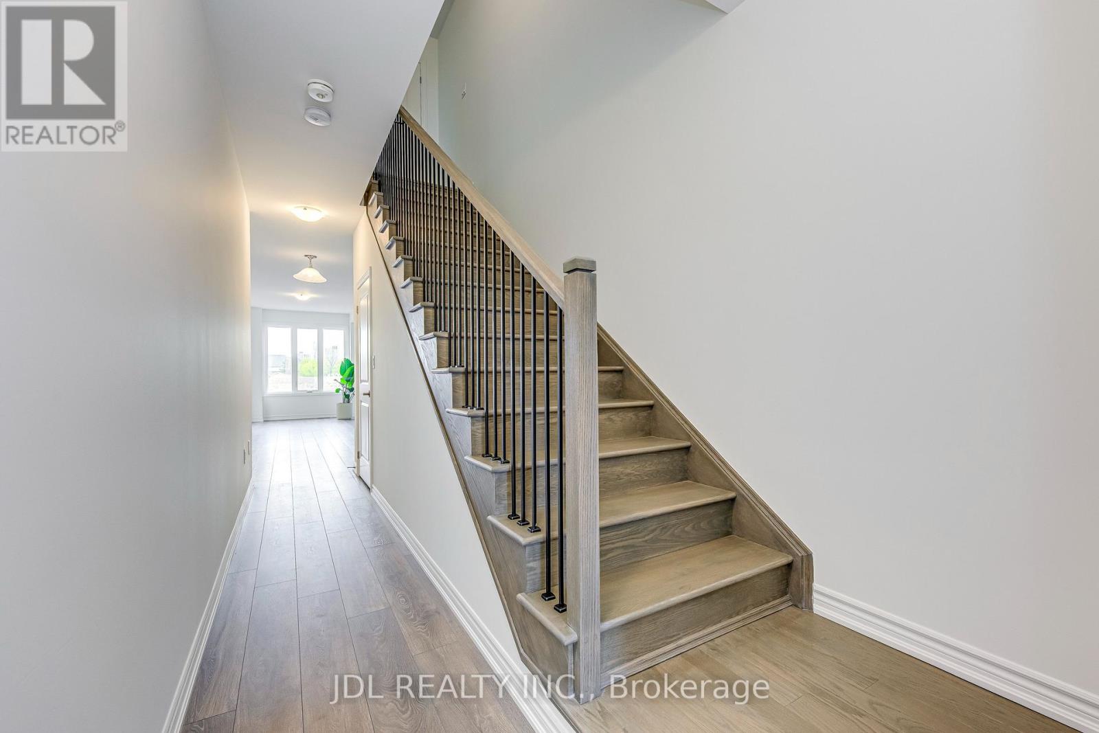 3036 Robert Lamb Boulevard, Oakville, Ontario  L6H 7H5 - Photo 17 - W12132597
