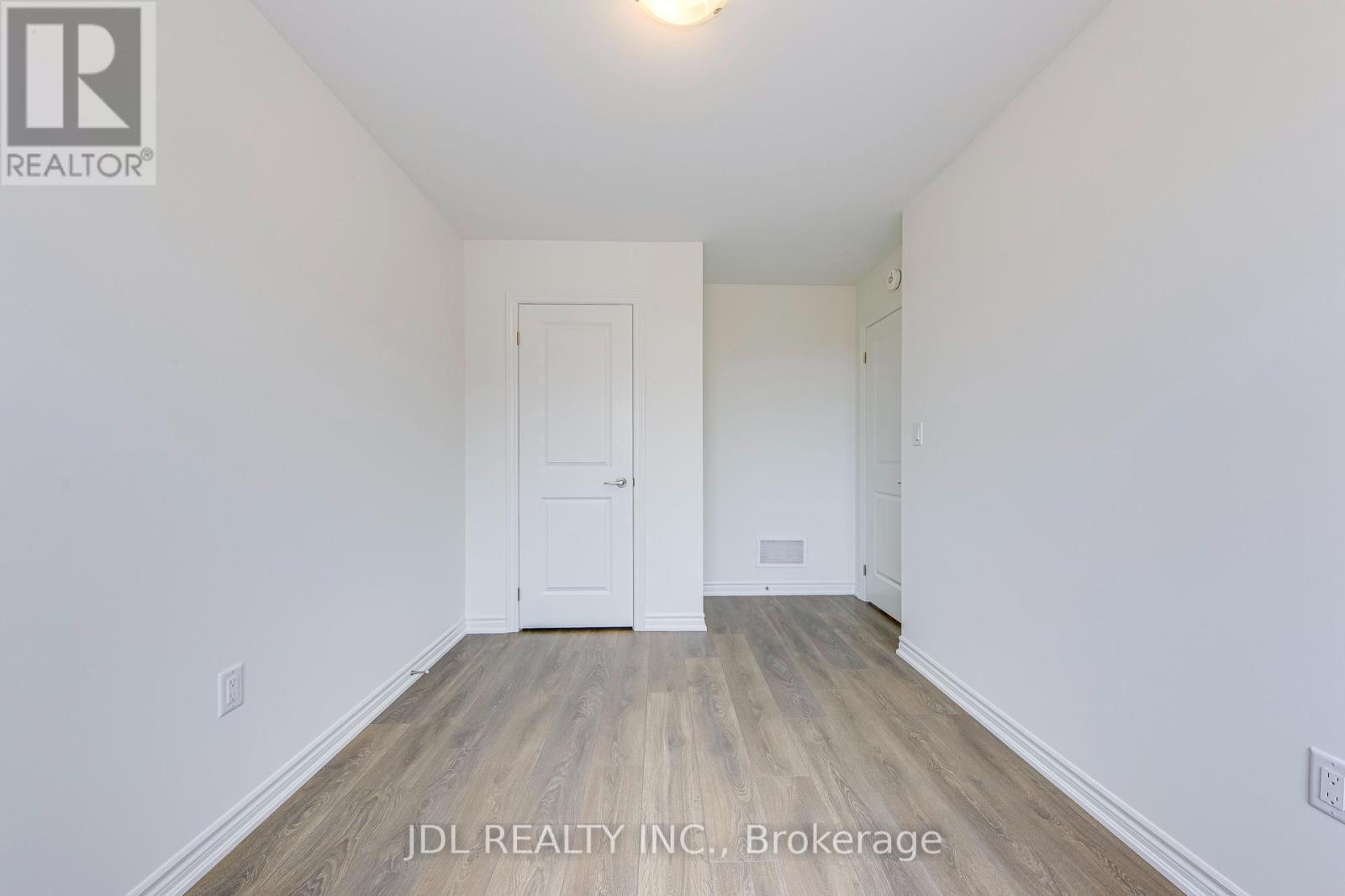 3036 Robert Lamb Boulevard, Oakville, Ontario  L6H 7H5 - Photo 28 - W12132597