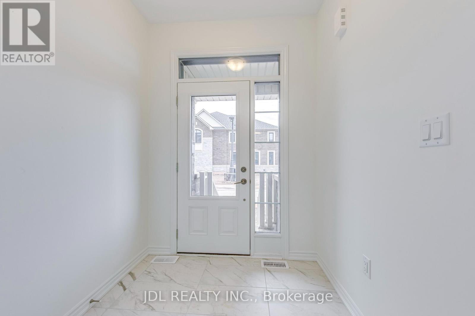 3036 Robert Lamb Boulevard, Oakville, Ontario  L6H 7H5 - Photo 3 - W12132597