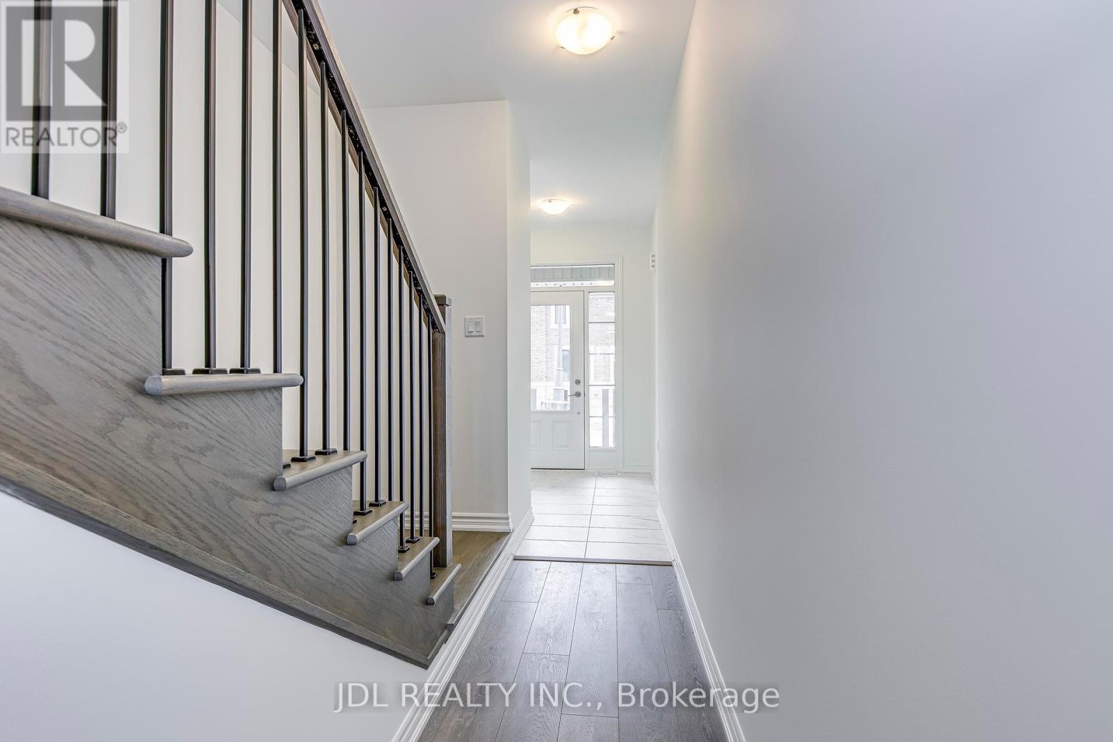 3036 Robert Lamb Boulevard, Oakville, Ontario  L6H 7H5 - Photo 4 - W12132597