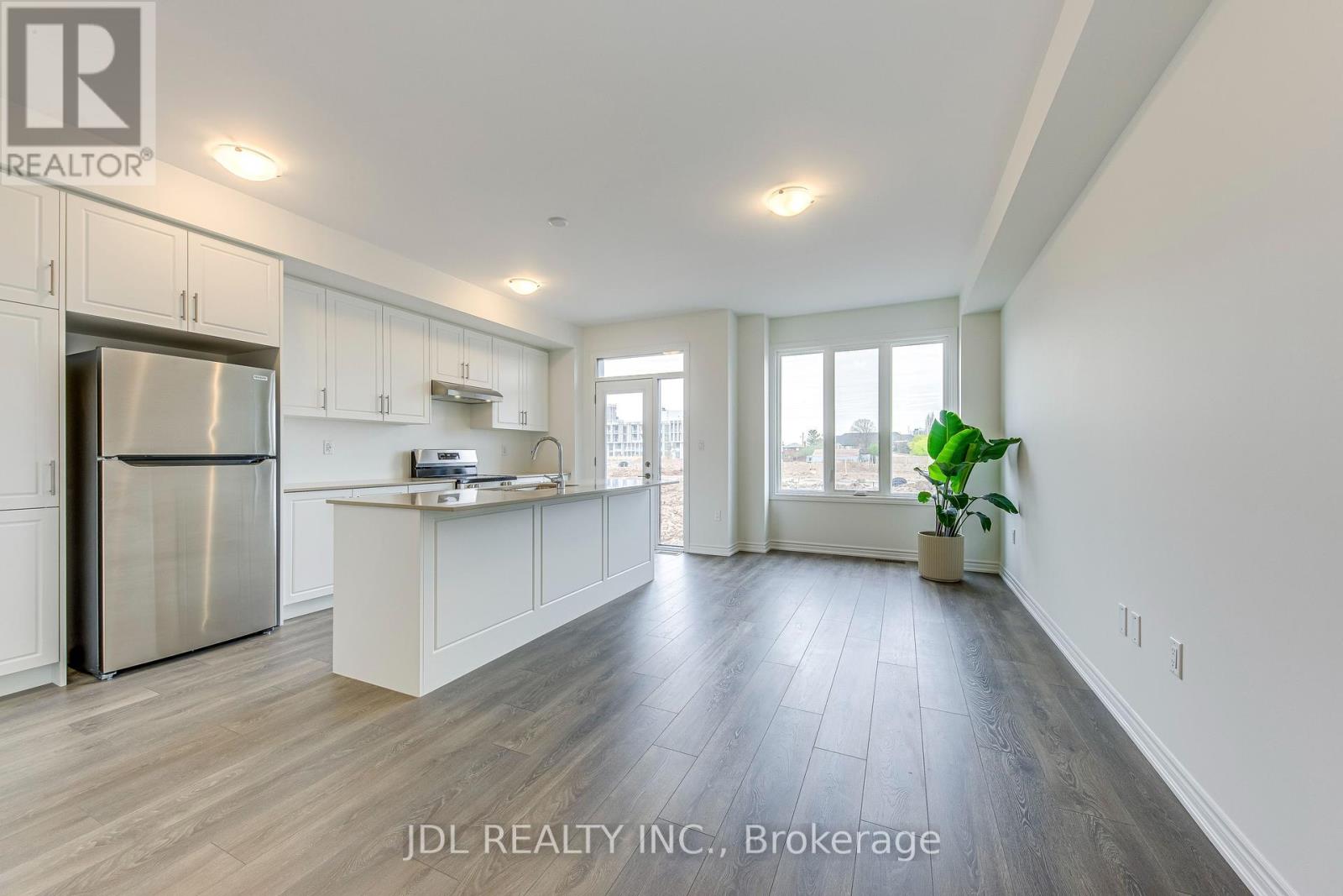 3036 Robert Lamb Boulevard, Oakville, Ontario  L6H 7H5 - Photo 8 - W12132597