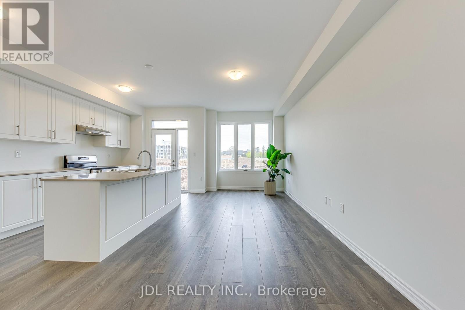 3036 Robert Lamb Boulevard, Oakville, Ontario  L6H 7H5 - Photo 9 - W12132597