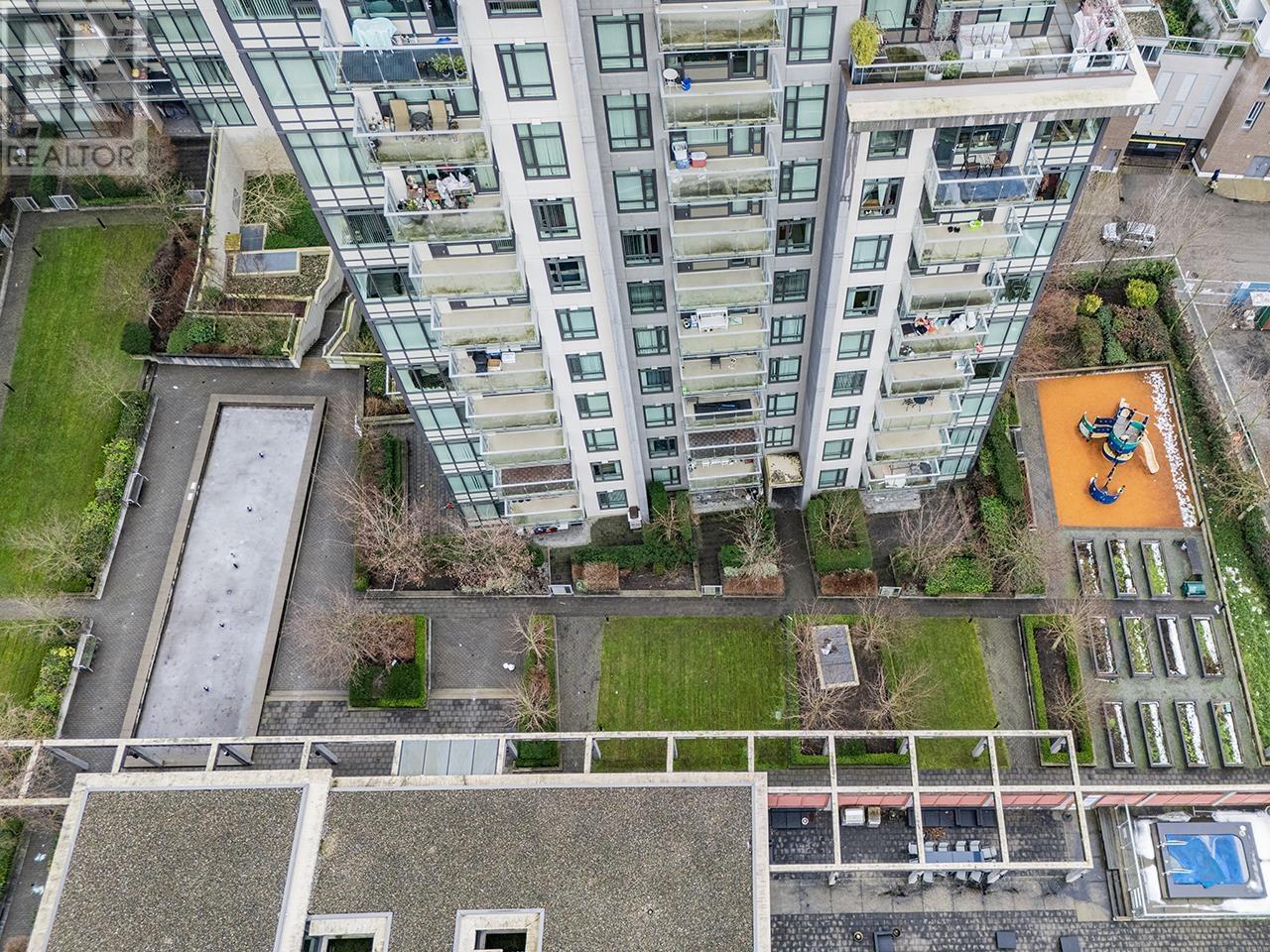Listing Picture 9 of 38 : TH8 7338 GOLLNER AVENUE, Richmond / 烈治文 - 魯藝地產 Yvonne Lu Group - MLS Medallion Club Member