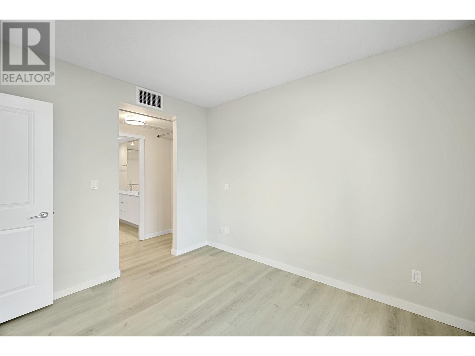 Listing Picture 19 of 40 : 907 7368 GOLLNER AVENUE, Richmond / 烈治文 - 魯藝地產 Yvonne Lu Group - MLS Medallion Club Member