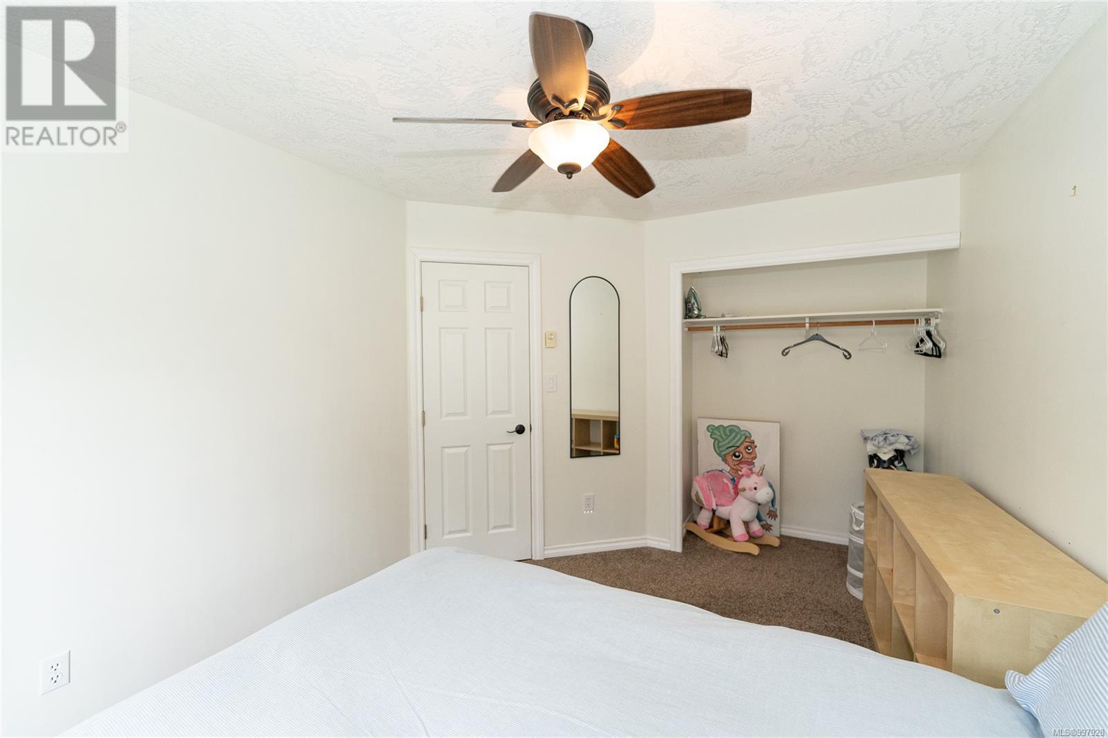 Property at 2107 Amethyst Way image 3