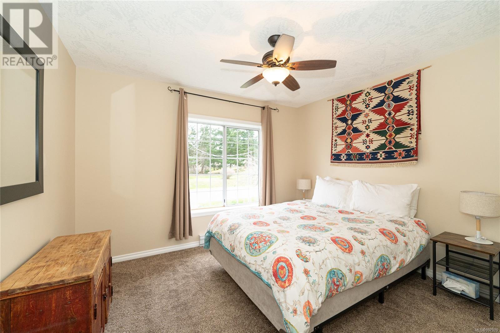 Property at 2107 Amethyst Way image 4