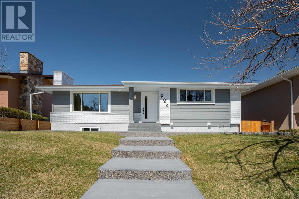 Property at 924 Canna Crescent SW image 1