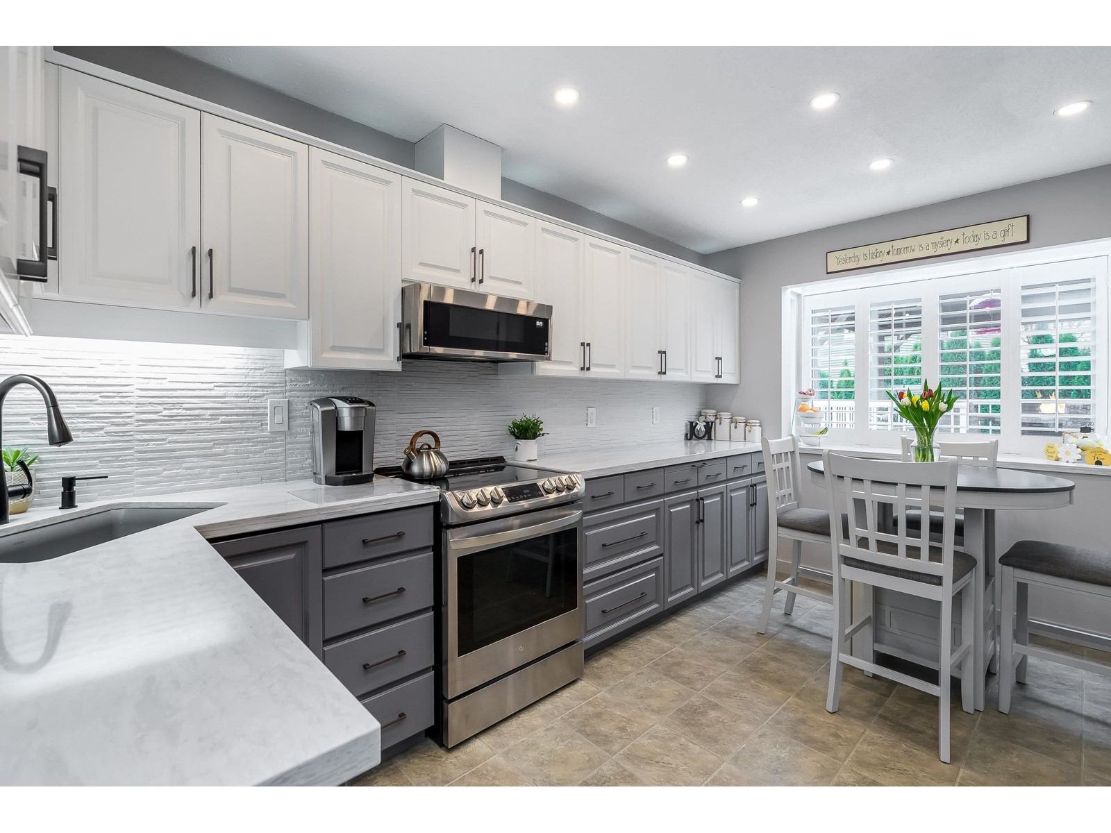 5887 184b Street Street, Surrey, British Columbia  V3S 5S9 - Photo 4 - R2988835