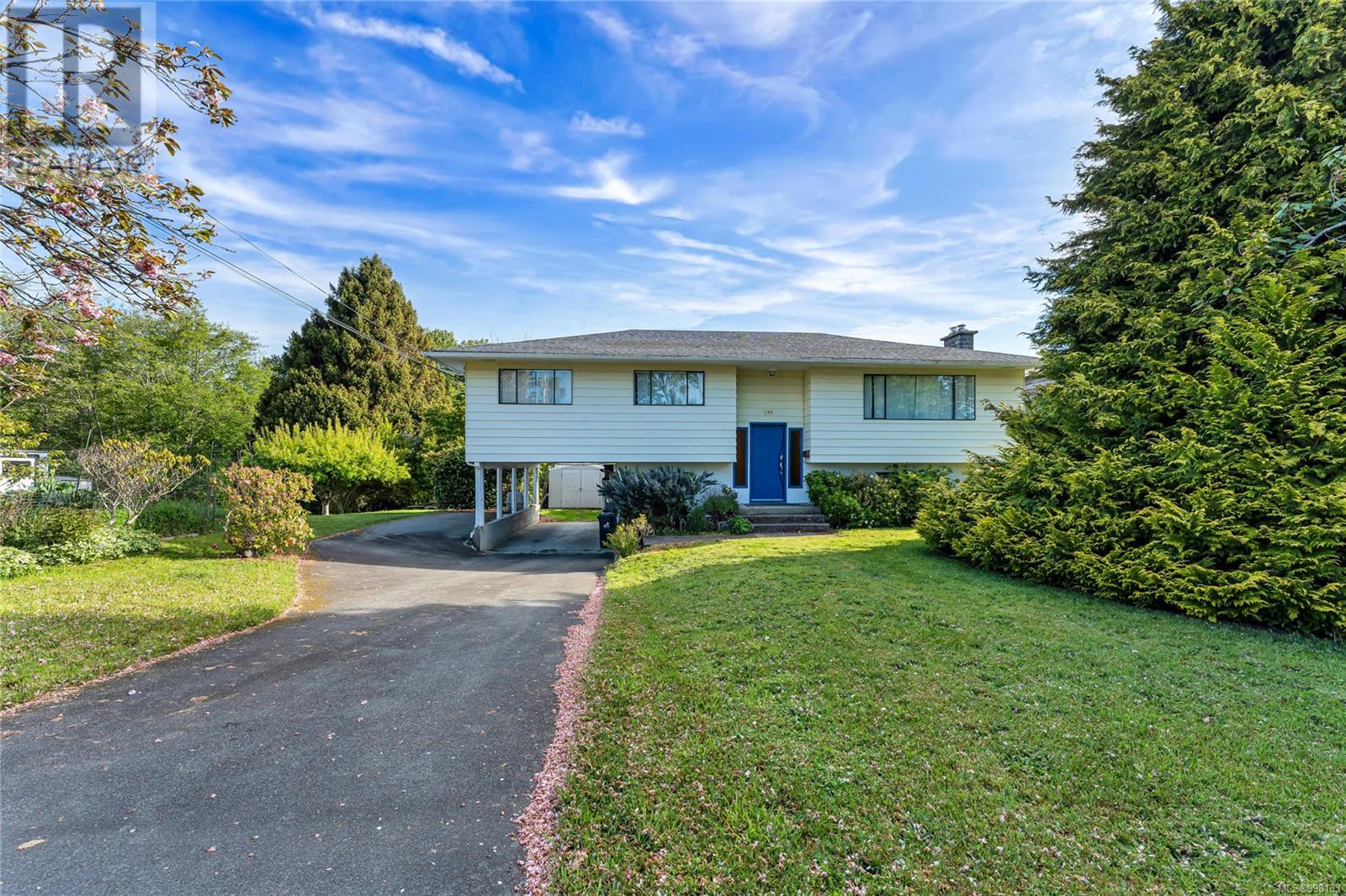 Property at 242 Portsmouth Dr image 2