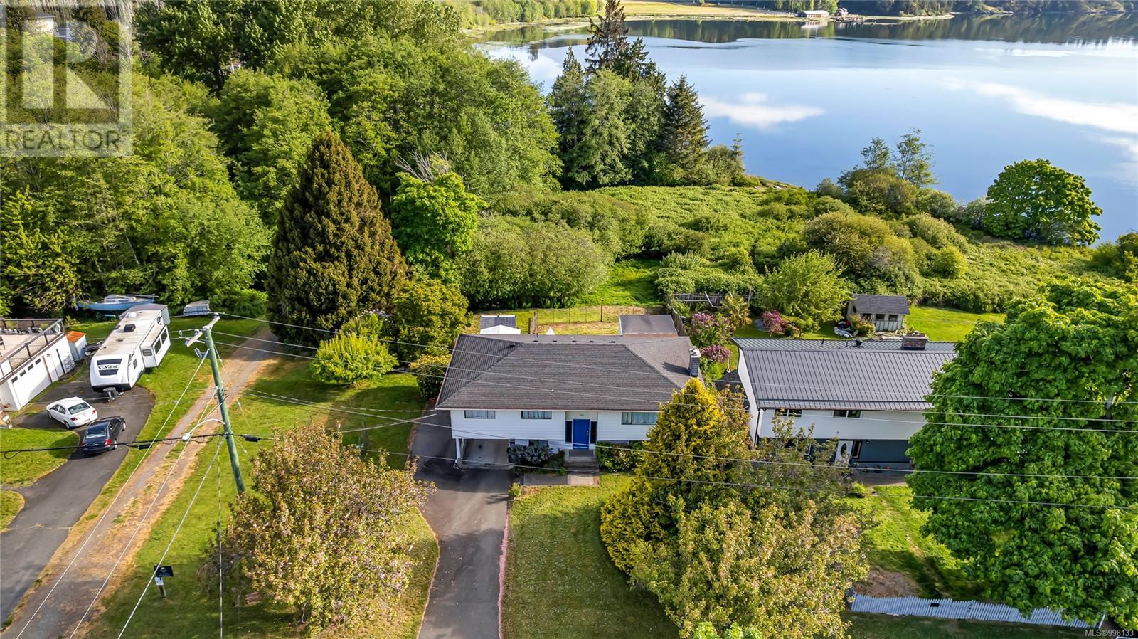 Property at 242 Portsmouth Dr image 3
