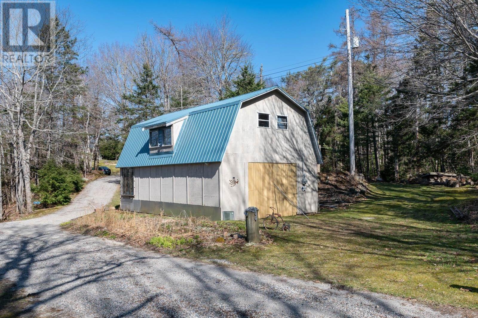 Property at 13576 Peggys Cove Road image 2