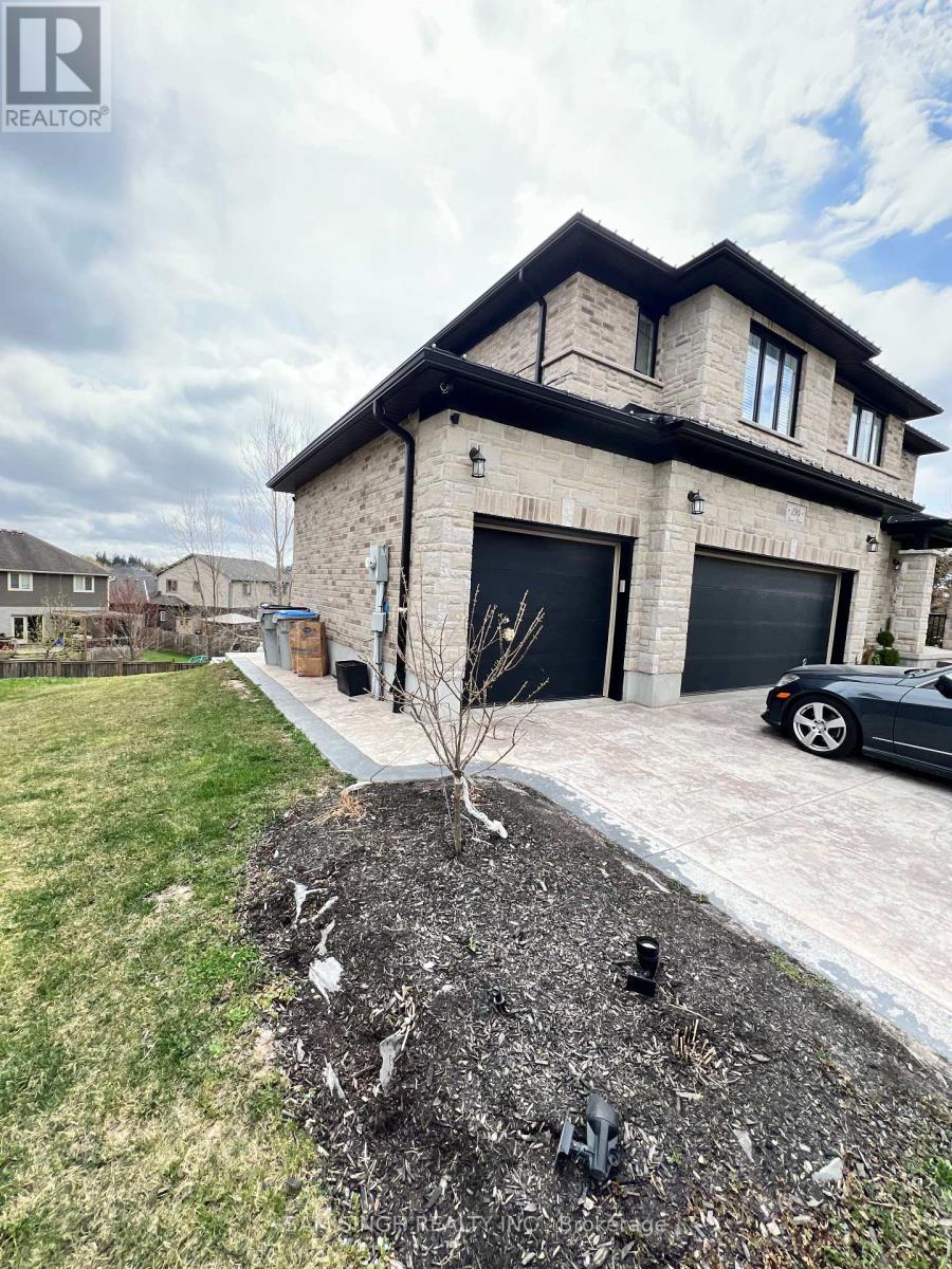 194 QUEEN STREET, Middlesex Centre, Ontario